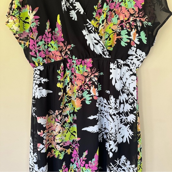 Lane Bryant Floral Maxi Dress Women 14/16 Vneck Empire Waist Flutter Sleeve Blac - Picture 3 of 9